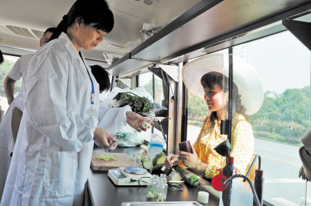 挑選食品安全檢測(cè)車(chē)廠家，需要注意這3點(diǎn)