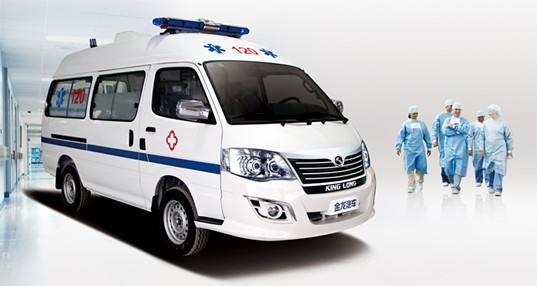 命懸一線牽動(dòng)人心，救護(hù)車(chē)臨危不亂治病救人_